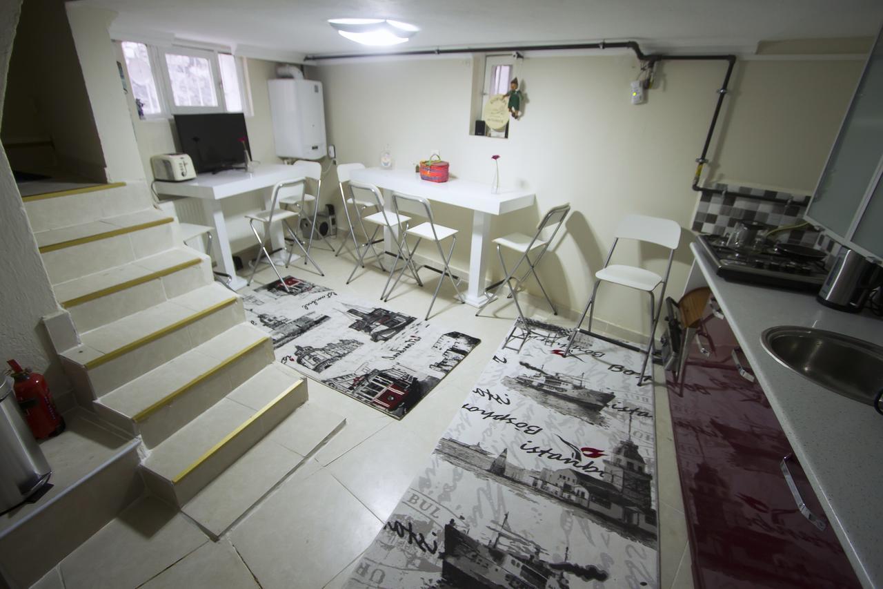 Erasmus House Guest house *